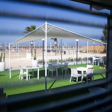 Aurora Beach & Suite Margherita Di Savoia Exterior foto